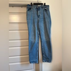 A&F curve love 90’s straight ultra high rise jeans- sz. 32L.